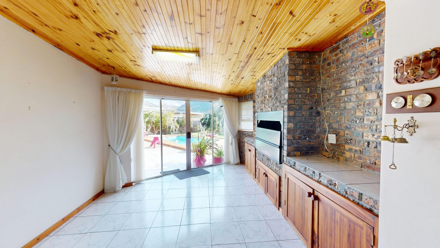 3 Bedroom Property for Sale in Heuningkloof Western Cape